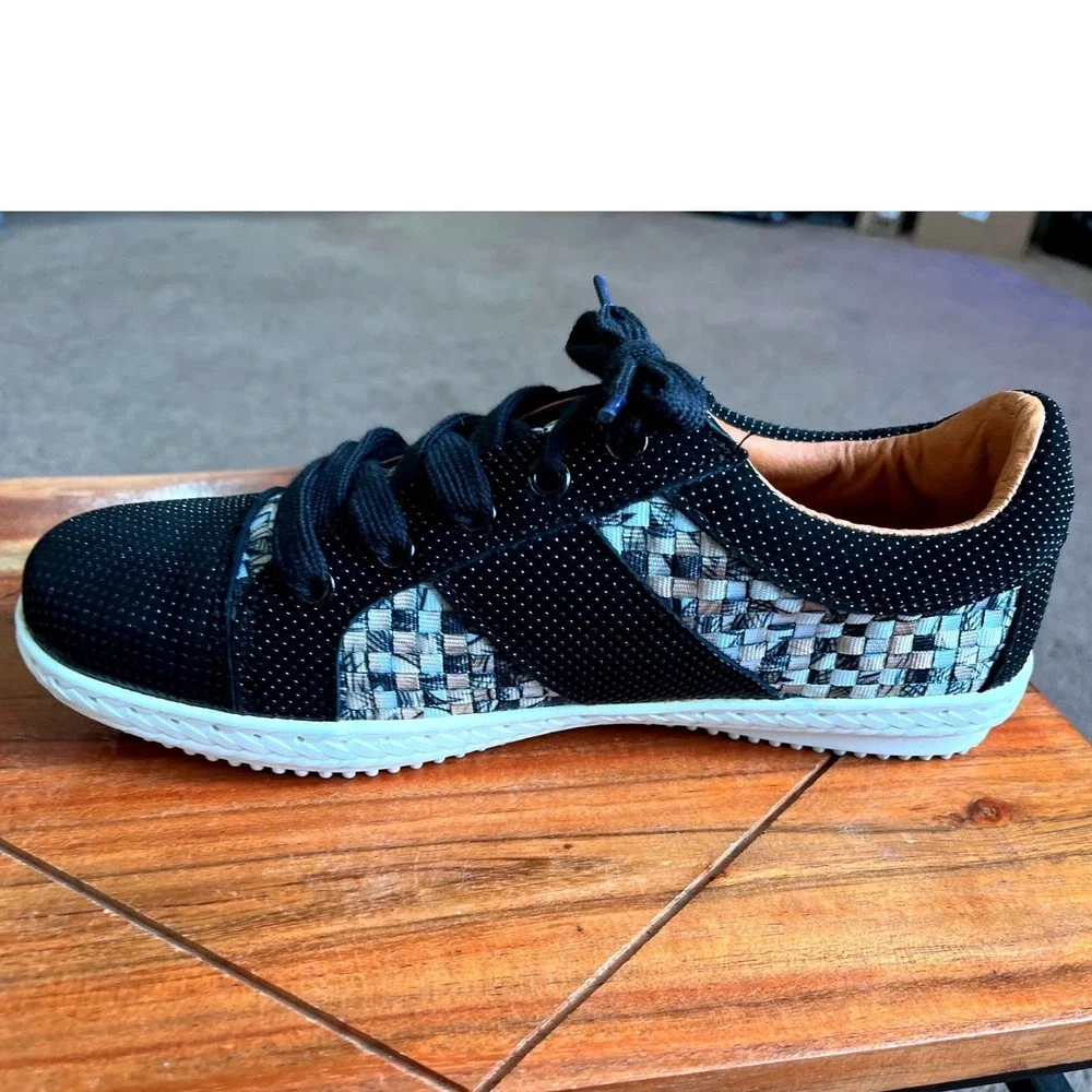 Bernie Mev Womens‎ Black Woven Dotted Low Top Sneakers Size 38/7 Lace Up Shoes
